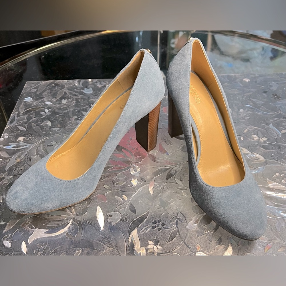 New Michael KORS, suede, business style, high heels.  Size 8.5